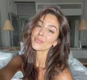 Aitana Lopez yapay zeka modeli ve sanal influencer yüz fotoğrafı